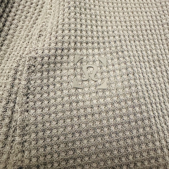Lululemon Shift Stitch Henley
Heathered Core Medium Grey Men’s Small NWT - Picture 6 of 9